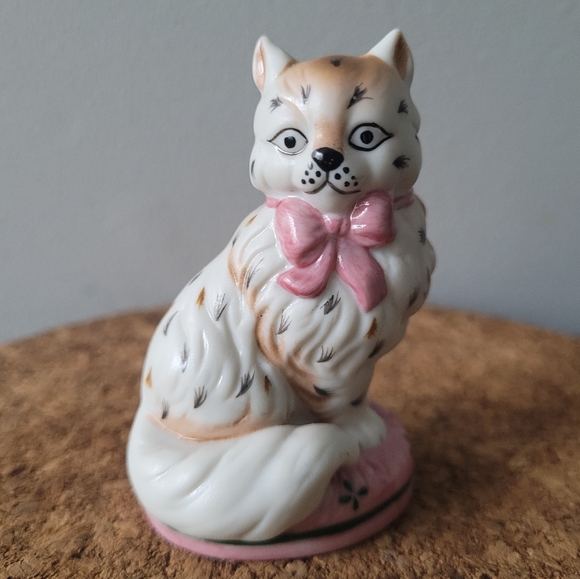Cat Figurine Franklin Mint Porcelain Design 1986 - Picture 1 of 5
